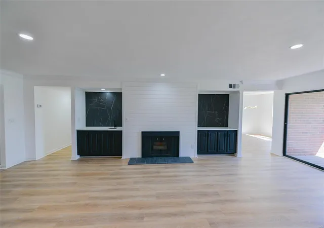 Photo 1 of Condo for sale at 590 Sarah Ln #303, Saint Louis, MO 63141 | MLS# 25025623 | Listing updated on 2025-04-24