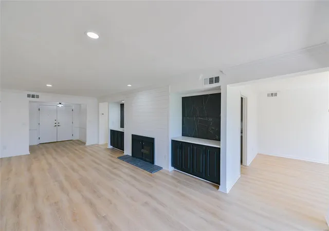 Photo 1 of Condo for sale at 590 Sarah Ln #303, Saint Louis, MO 63141 | MLS# 25025623 | Listing updated on 2025-04-24