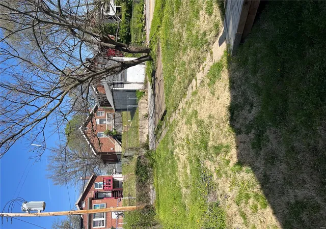 Photo 3 of Single family home for sale at 5431 Arlington Ave, Saint Louis, MO 63120 | MLS# 25025648 | Listing updated on 2025-04-23