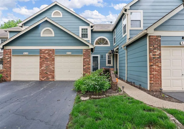 Photo 1 of Townhouse for sale at 3112 Autumn Shrs Dr, Maryland Heights, MO 63043 | MLS# 25025665 | Listing updated on 2025-05-05