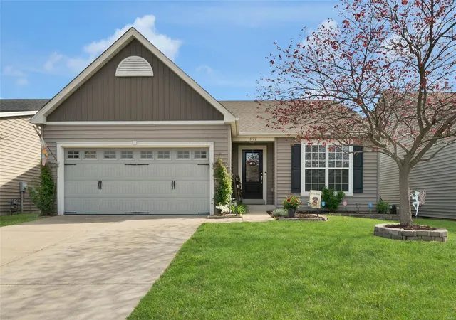 Photo 1 of Single family home for sale at 3172 Calhoun Dr, Saint Charles, MO 63301 | MLS# 25025682 | Listing updated on 2025-04-24