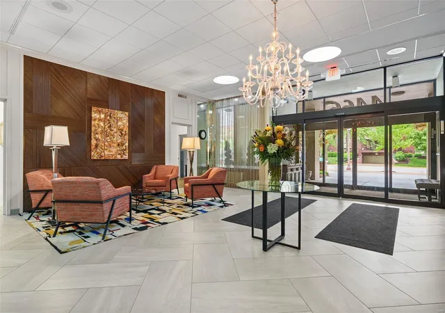Homes for sale in Saint Louis, MO | 4466 W Pine Blvd #2E, Saint Louis, MO 63108 | MLS# 25025689