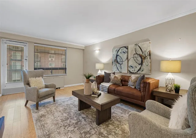 Homes for sale in Saint Louis, MO | 4466 W Pine Blvd #2E, Saint Louis, MO 63108 | MLS# 25025689