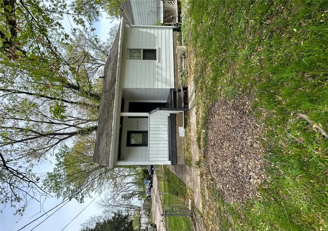 Photo 1 of Single family home for sale at 10140 Mayfair Dr, Saint Louis, MO 63136 | MLS# 25025701 | Listing updated on 2025-04-24