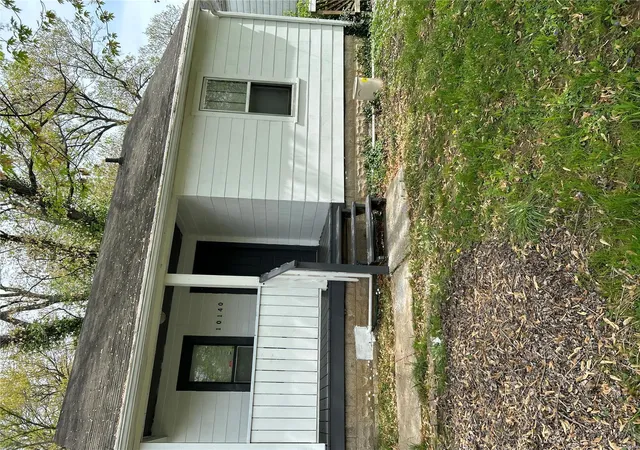 Photo 3 of Single family home for sale at 10140 Mayfair Dr, Saint Louis, MO 63136 | MLS# 25025701 | Listing updated on 2025-04-24