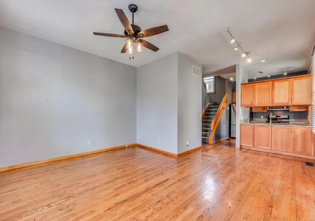 Photo 4 of Single family home for sale at 2322 Rutger St, Saint Louis, MO 63104 | MLS# 25025709 | Listing updated on 2025-04-24
