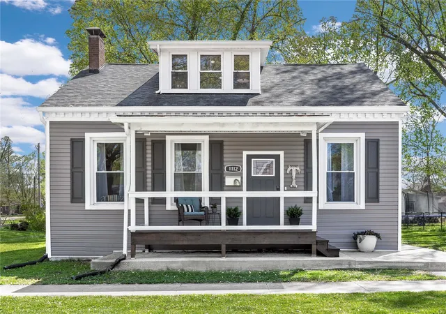 Photo 1 of Single family home for sale at 1112 9th Street, Highland, IL 62249 | MLS# 25026719 | Listing updated on 2025-04-28