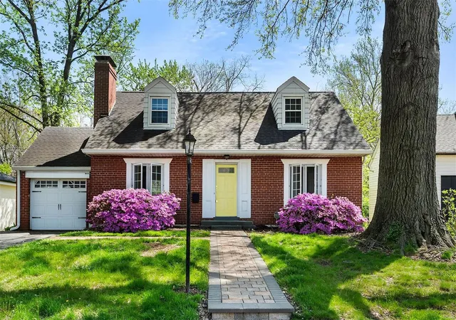 Photo 2 of Single family home for sale at 24 Magnolia Dr, Saint Louis, MO 63124 | MLS# 25026747 | Listing updated on 2025-05-07