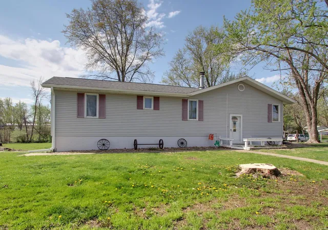 Photo 1 of Single family home for sale at 322 Westbrook Dr, Kahoka, MO 63445 | MLS# 25026823 | Listing updated on 2025-04-24