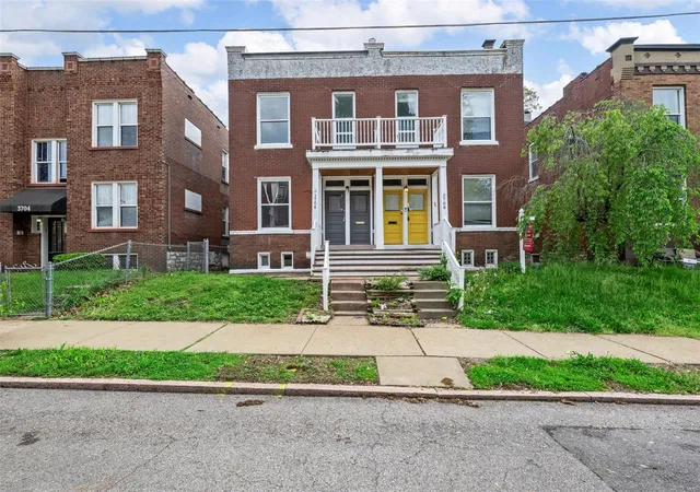 Photo 1 of Single family home for sale at 3706 Fairview Ave, Saint Louis, MO 63116 | MLS# 25026826 | Listing updated on 2025-05-09
