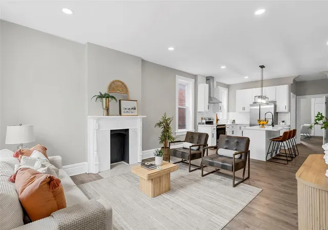 Photo 3 of Single family home for sale at 3706 Fairview Ave, Saint Louis, MO 63116 | MLS# 25026826 | Listing updated on 2025-05-09