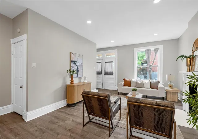 Photo 4 of Single family home for sale at 3706 Fairview Ave, Saint Louis, MO 63116 | MLS# 25026826 | Listing updated on 2025-05-09