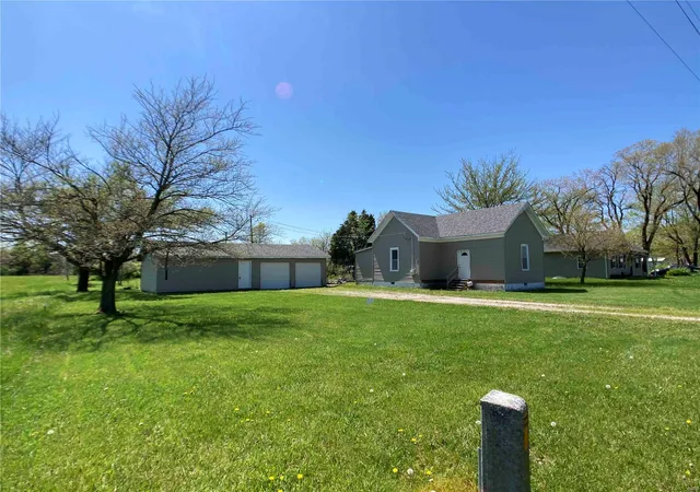 Photo 2 of Single family home for sale at 898 Tree Farm Rd, High Hill, MO 63350 | MLS# 25026896 | Listing updated on 2025-04-24