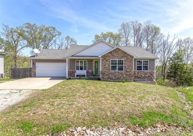 Photo 1 of Single family home for sale at 16231 Hailey Ln, Saint Robert, MO 65584 | MLS# 25026906 | Listing updated on 2025-04-24