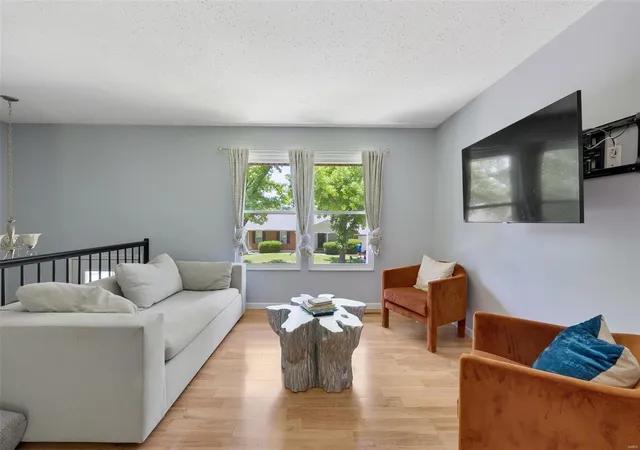 Photo 3 of Single family home for sale at 1638 Prestonpark Ln, Saint Louis, MO 63146 | MLS# 25026910 | Listing updated on 2025-04-24