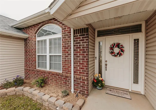 Photo 1 of Single family home for sale at 140 Vernon St, Saint Robert, MO 65584 | MLS# 25026993 | Listing updated on 2025-05-08