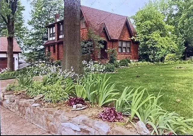 Photo 1 of Sale Pending at 1327 Craig Rd, Saint Louis, MO 63146 | MLS# 25027004 | Listing updated on 2025-04-25