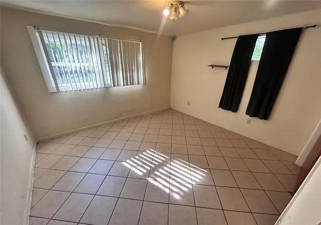Photo 3 of Single family home for sale at 3917 Lada Ave, Saint Louis, MO 63121 | MLS# 25027021 | Listing updated on 2025-04-25