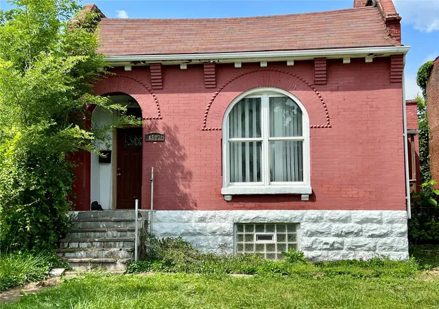 Photo 1 of Single family home for sale at 4803 Hammett Pl, Saint Louis, MO 63113 | MLS# 25027093 | Listing updated on 2025-04-26