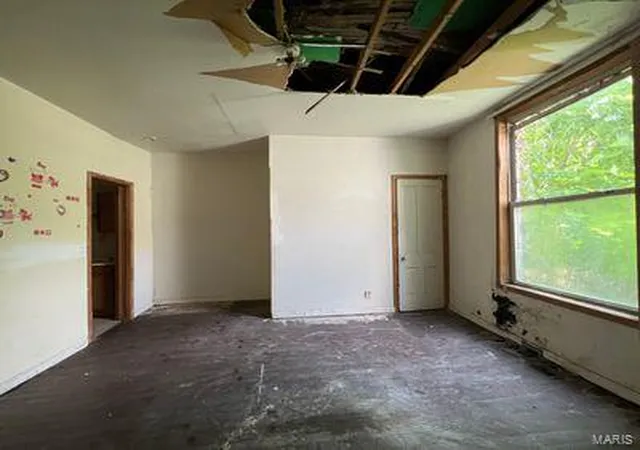 Photo 3 of Single family home for sale at 4803 Hammett Pl, Saint Louis, MO 63113 | MLS# 25027093 | Listing updated on 2025-04-26