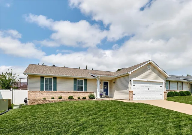 Photo 1 of Single family home for sale at 3266 Hyatt Ct, Saint Peters, MO 63303 | MLS# 25027166 | Listing updated on 2025-05-01