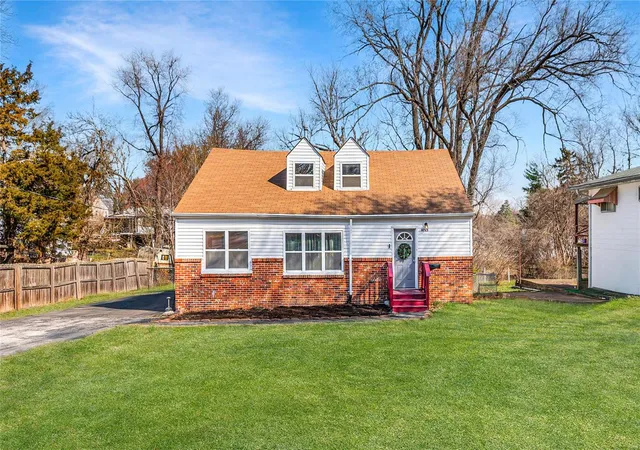 Photo 1 of Single family home for sale at 9715 Foster Ave, Saint Louis, MO 63114 | MLS# 25027175 | Listing updated on 2025-04-25