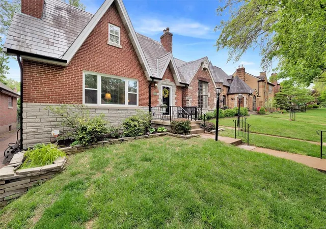 Photo 2 of Single family home for sale at 6444 Murdoch Ave, Saint Louis, MO 63109 | MLS# 25027224 | Listing updated on 2025-05-01