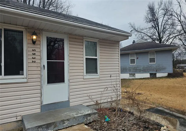 Photo 2 of Single family home for sale at 5932 Brand Ave, Saint Louis, MO 63135 | MLS# 25027262 | Listing updated on 2025-04-29