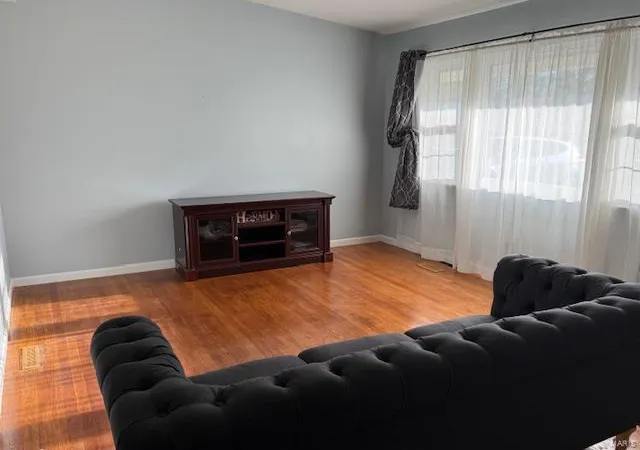 Photo 3 of Single family home for sale at 2734 Arrow Hts Dr, Maryland Heights, MO 63043 | MLS# 25027264 | Listing updated on 2025-04-26
