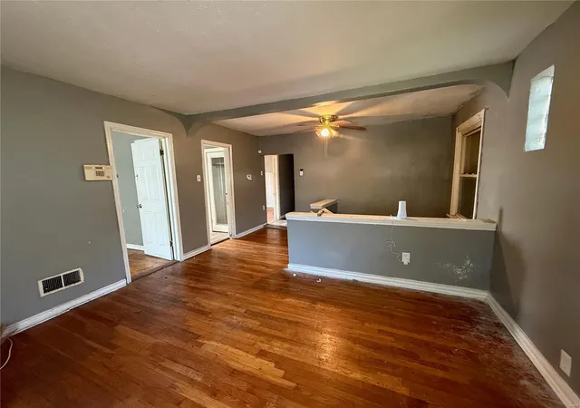 Photo 3 of Single family home for sale at 820 Elias Ave, Saint Louis, MO 63147 | MLS# 25027294 | Listing updated on 2025-04-26