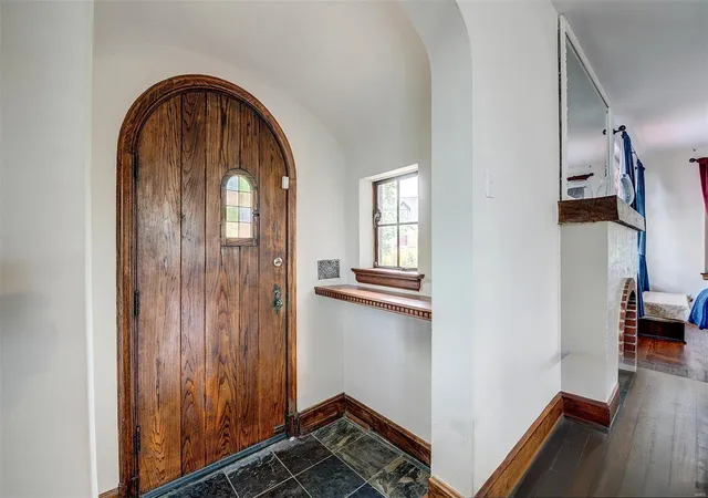Photo 3 of Single family home for sale at 7601 Gannon Ave, Saint Louis, MO 63130 | MLS# 25027369 | Listing updated on 2025-05-07