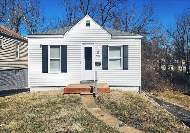 Photo 1 of Single family home for sale at 7157 Garesche Ave, Saint Louis, MO 63136 | MLS# 25027371 | Listing updated on 2025-04-29