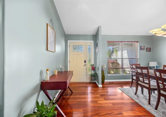 Photo 3 of Single family home for sale at 1603 Broadsword Ln, Lake Saint Louis, MO 63367 | MLS# 25027405 | Listing updated on 2025-05-08