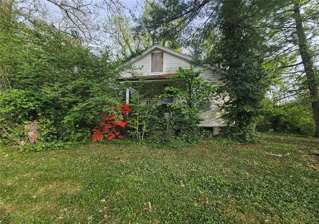 Photo 1 of Single family home for sale at 1628 Kemper Pl, Saint Louis, MO 63138 | MLS# 25027409 | Listing updated on 2025-04-30