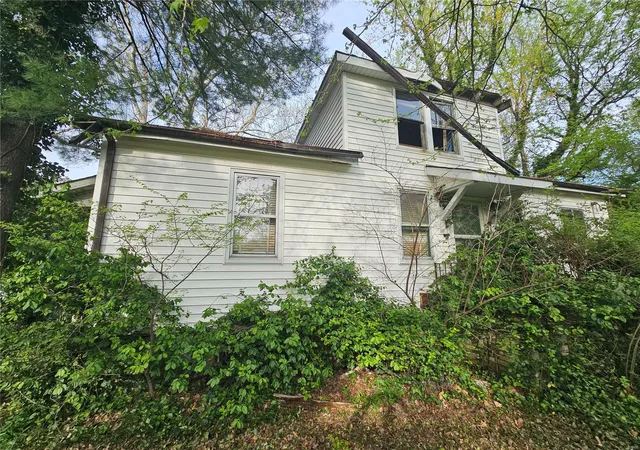 Photo 2 of Single family home for sale at 1628 Kemper Pl, Saint Louis, MO 63138 | MLS# 25027409 | Listing updated on 2025-04-30