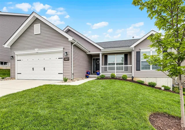 Photo 2 of Single family home for sale at 7421 Shadow Point Dr, Saint Louis, MO 63129 | MLS# 25027460 | Listing updated on 2025-05-12