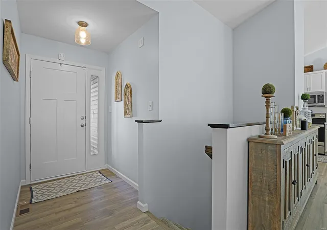 Photo 3 of Single family home for sale at 7421 Shadow Point Dr, Saint Louis, MO 63129 | MLS# 25027460 | Listing updated on 2025-05-12