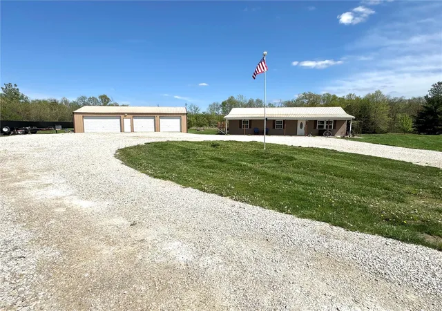 Photo 22 of Single family home for sale at 4450 Hwy 6, Haywood, MO 63454 | MLS# 25027491 | Listing updated on 2025-05-01