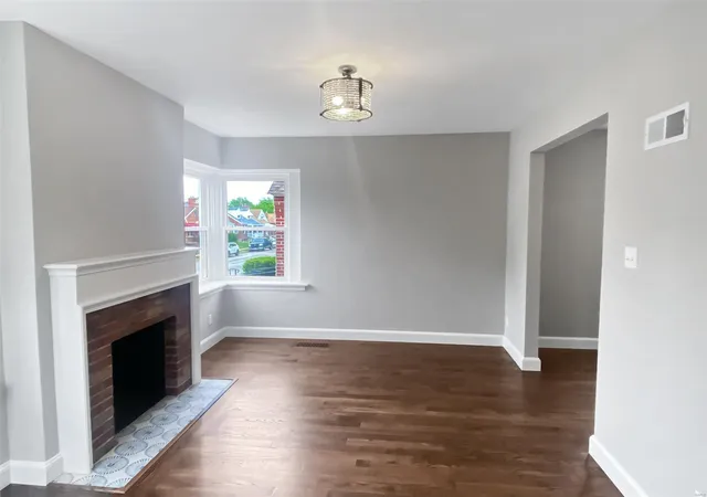 Photo 2 of Single family home for sale at 6542 Mardel Ave, Saint Louis, MO 63109 | MLS# 25027507 | Listing updated on 2025-05-07