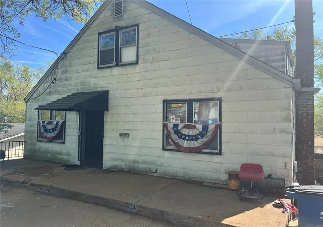 Photo 1 of Single family home for sale at 10058 Bon Oak Dr, Saint Louis, MO 63136 | MLS# 25027532 | Listing updated on 2025-04-29