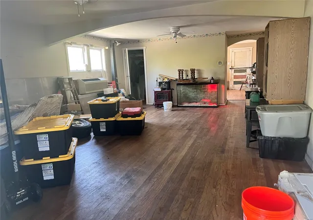 Photo 3 of Single family home for sale at 10058 Bon Oak Dr, Saint Louis, MO 63136 | MLS# 25027532 | Listing updated on 2025-04-29