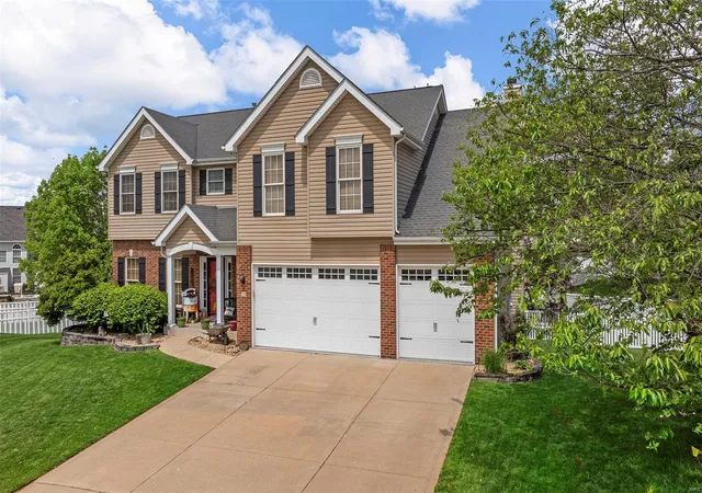 Photo 2 of Single family home for sale at 25 Jacobs Ct, Saint Peters, MO 63376 | MLS# 25027609 | Listing updated on 2025-05-02