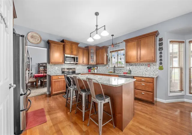 Photo 3 of Single family home for sale at 25 Jacobs Ct, Saint Peters, MO 63376 | MLS# 25027609 | Listing updated on 2025-05-02