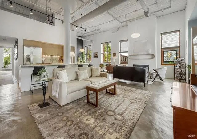 Photo 4 of Condo for sale at 4100 Laclede Ave #314, Saint Louis, MO 63108 | MLS# 25027672 | Listing updated on 2025-04-30