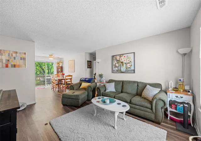 Photo 3 of Condo for sale at 2314 Highland Hl Dr, Saint Peters, MO 63376 | MLS# 25027699 | Listing updated on 2025-05-01