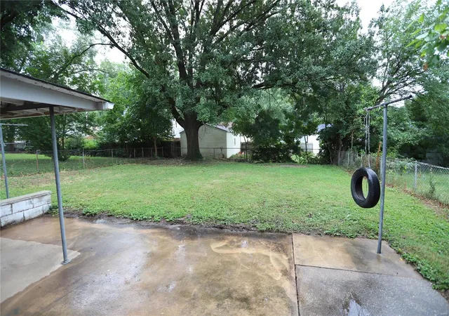 Photo 2 of Single family home for sale at 48 Young Dr, Saint Louis, MO 63135 | MLS# 25027704 | Listing updated on 2025-04-28
