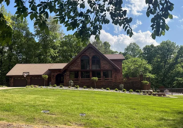 Photo 2 of Single family home for sale at 15012 Bay Hills Dr, Dexter, MO 63841 | MLS# 25027844 | Listing updated on 2025-04-29