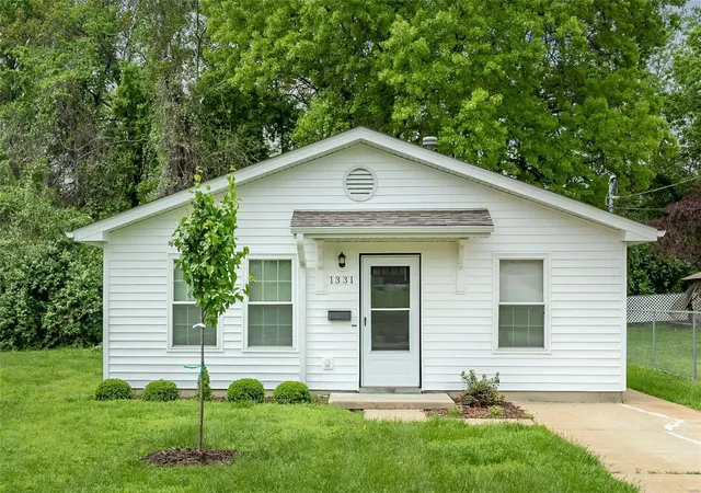 Photo 1 of Single family home for sale at 1331 Belrue Ave, Saint Louis, MO 63133 | MLS# 25027898 | Listing updated on 2025-05-01