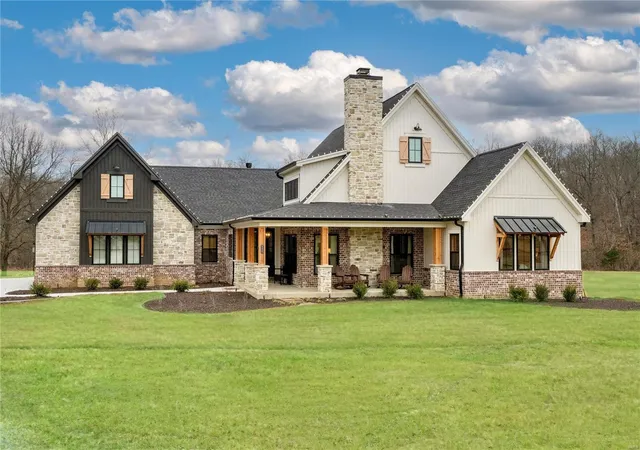 2nd image of 1344 W State Hwy U, Troy, MO 63379 | MLS# 25027961