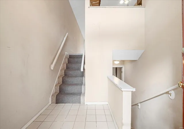 Photo 3 of Condo for sale at 12952 Autumn View Dr, Saint Louis, MO 63146 | MLS# 25027978 | Listing updated on 2025-04-29